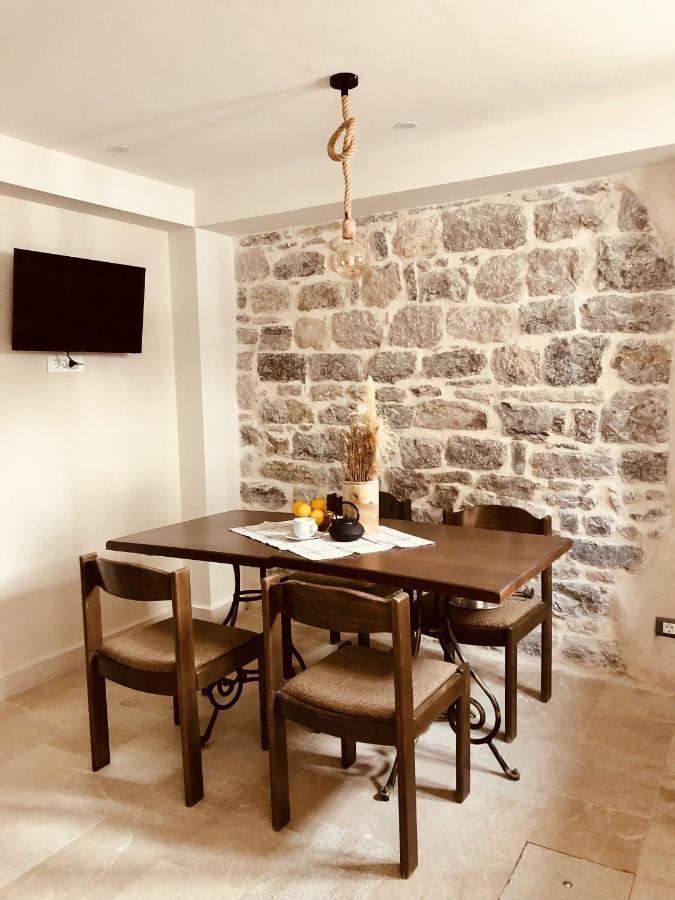 Guesthouse Giraffe Donja Lastva Exteriör bild